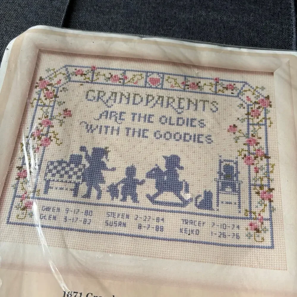 Grandparents & Goodies Vintage Counted Cross Stitch Kit The Creative Circle 1989